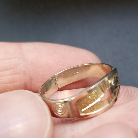 Size 8.25 Sterling Silver & 18K Yellow Gold Unique Symbol Cut Band Ring - Picture 5 of 9